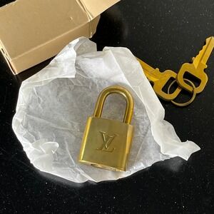 Louis Vuitton Padlock and Key Set 304 Gold Brass Handbag Hardware Accessory